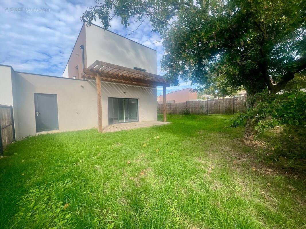 Photo 1 - Maison à ARTIGUES-PRES-BORDEAUX