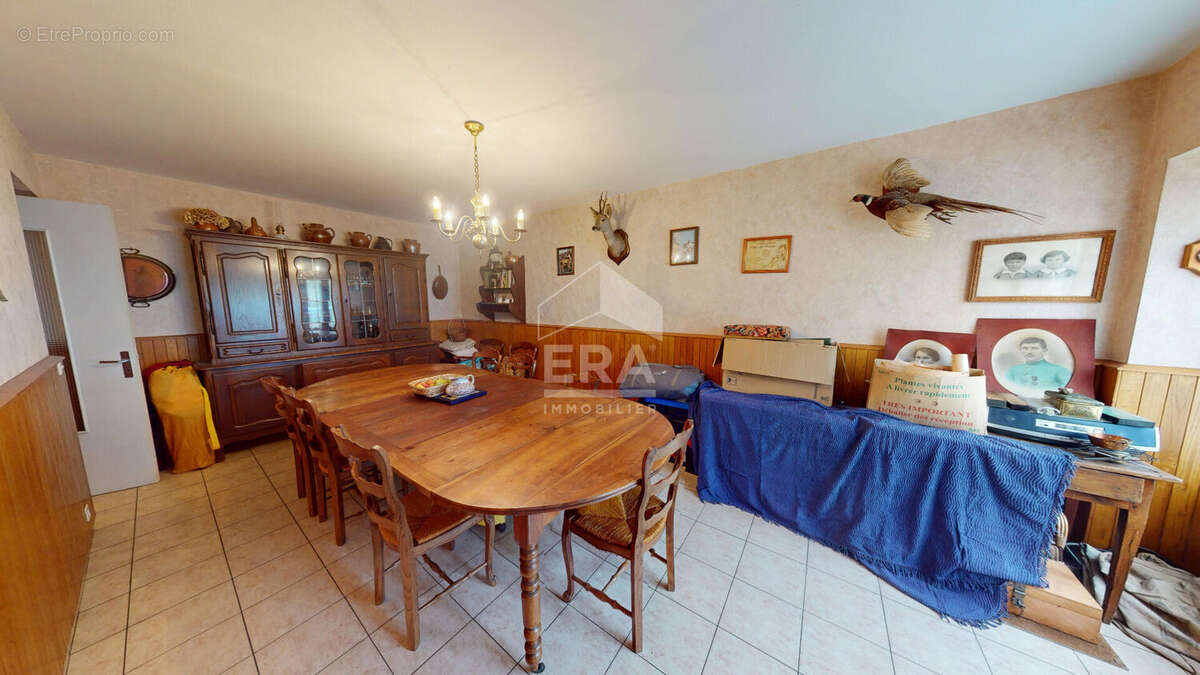 Maison à JUJURIEUX
