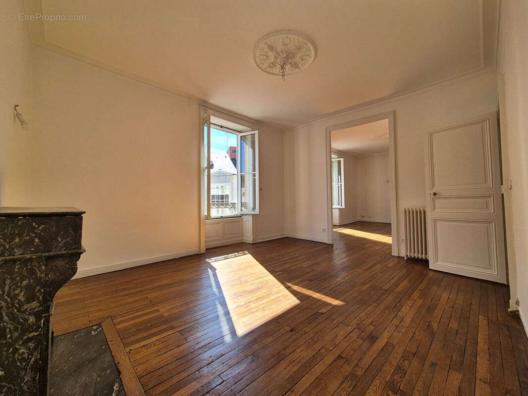 NANTES centre - bel appartement 5 pièces de 143 m² - photo 2