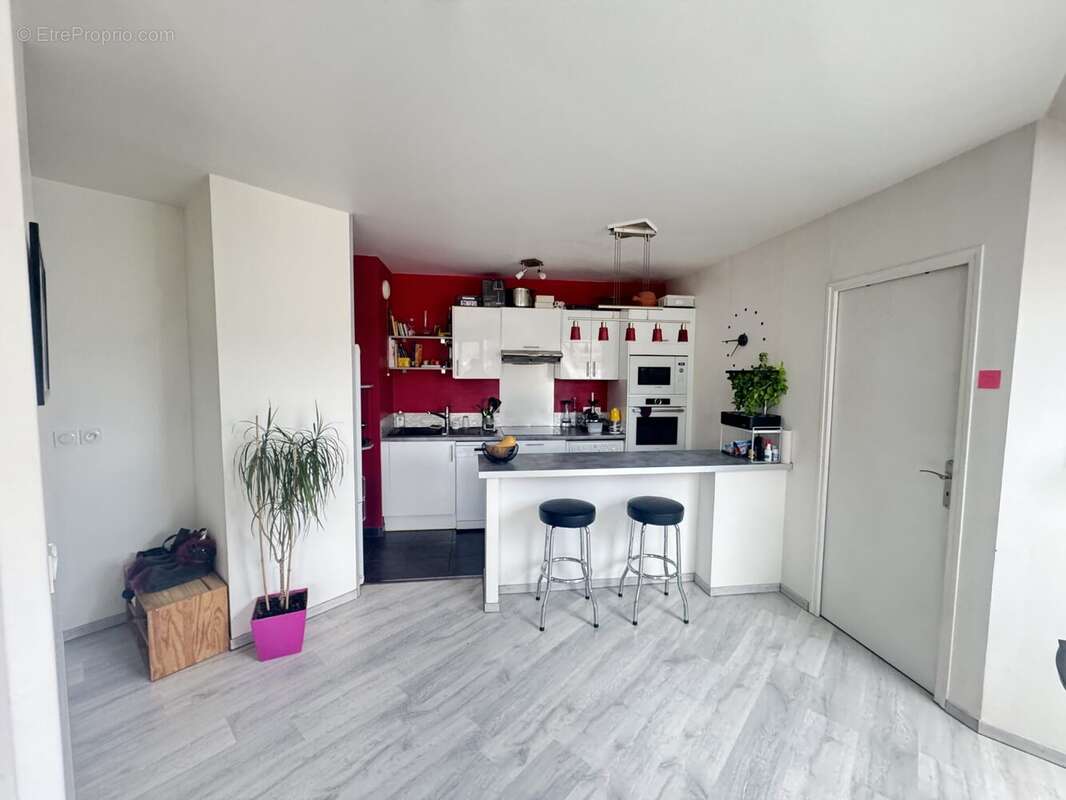 Appartement à VILLIERS-LE-BACLE