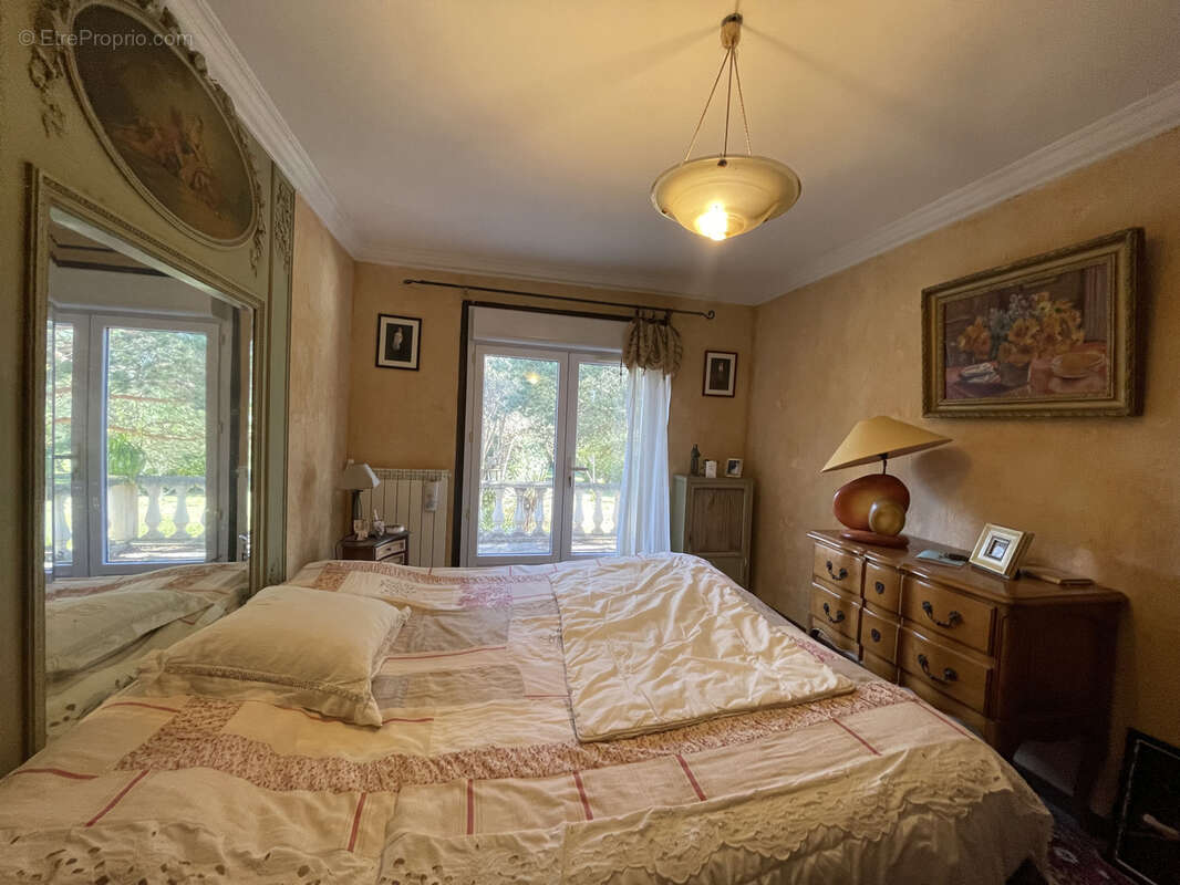 Maison à BAGNOLS-EN-FORET