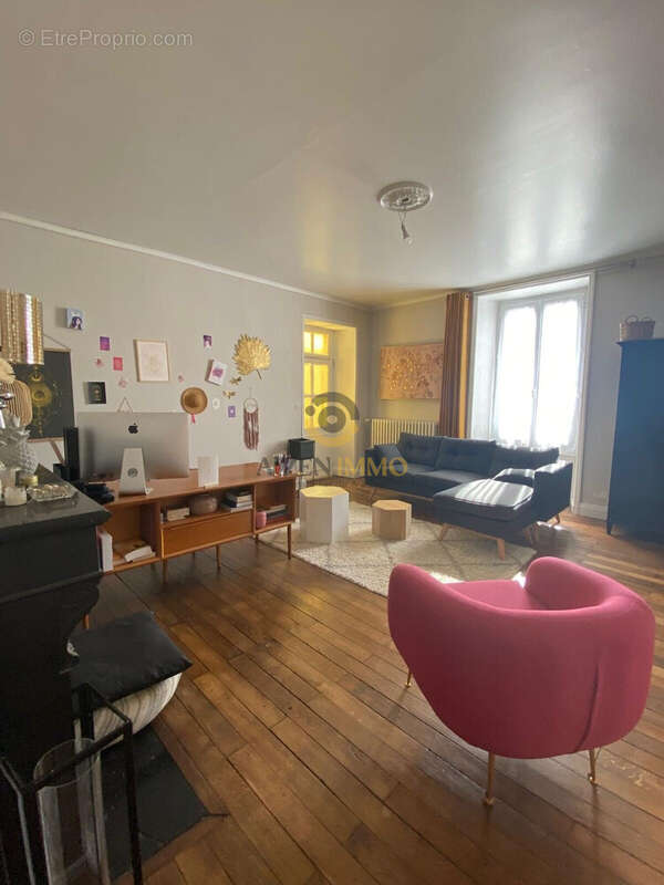 Maison à SECONDIGNY