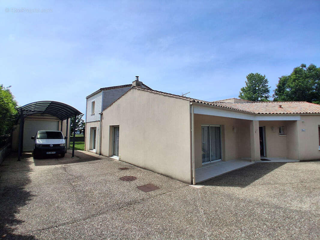 Maison à SAINT-AGNANT