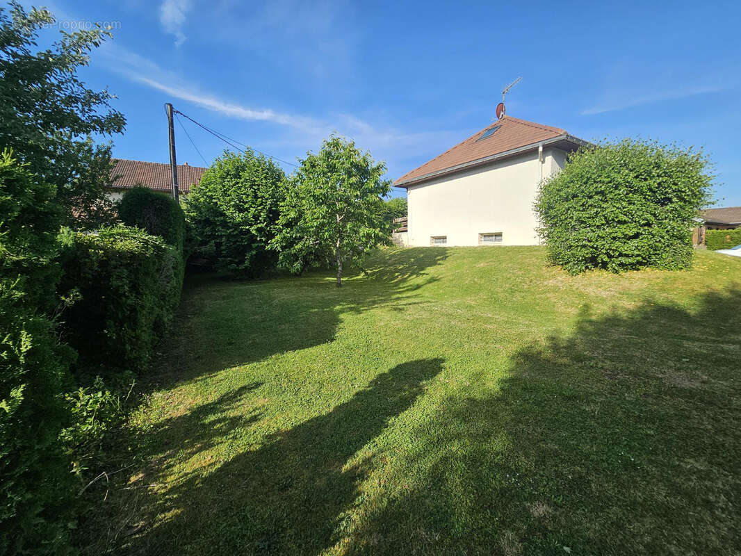 Maison à VERCEL-VILLEDIEU-LE-CAMP