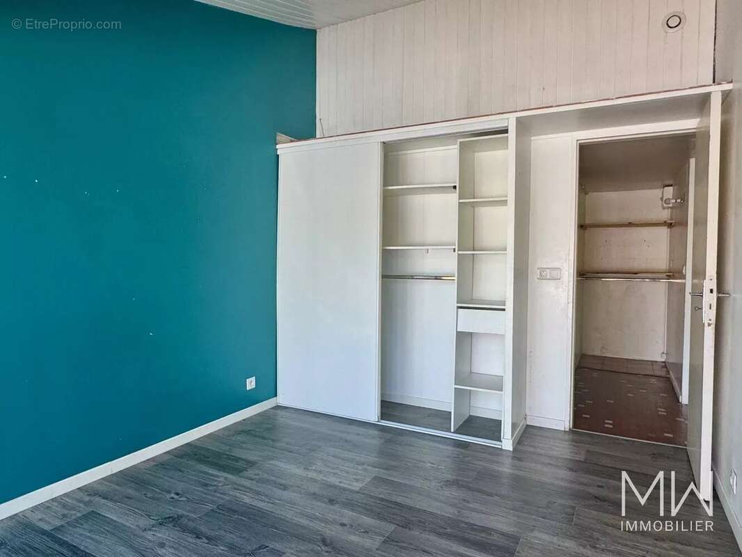 Maison à SAINT-JEAN-D'ILLAC