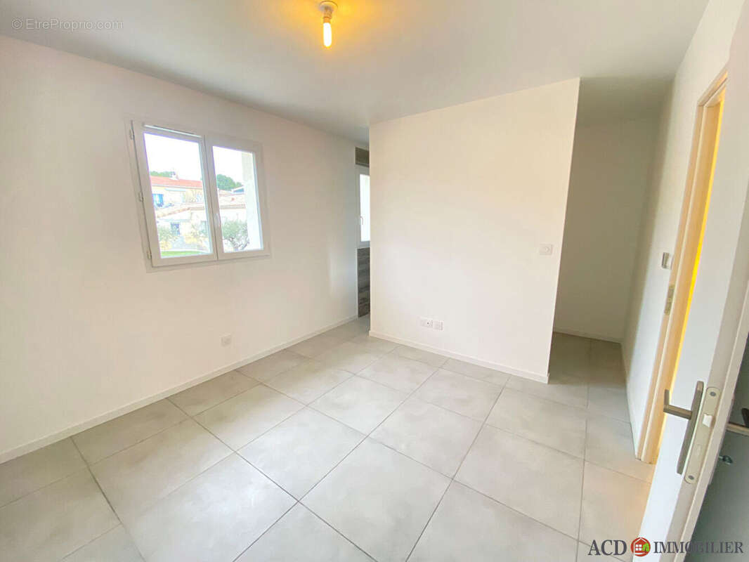 Maison à LA FARE-LES-OLIVIERS