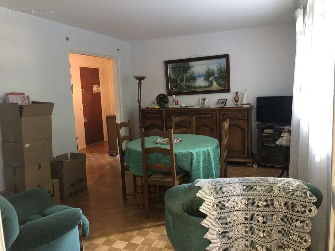 Appartement 3 pièces de 69 m² à Montesson, proche centre. - photo 2