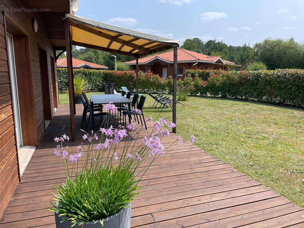 Maison à PARENTIS-EN-BORN