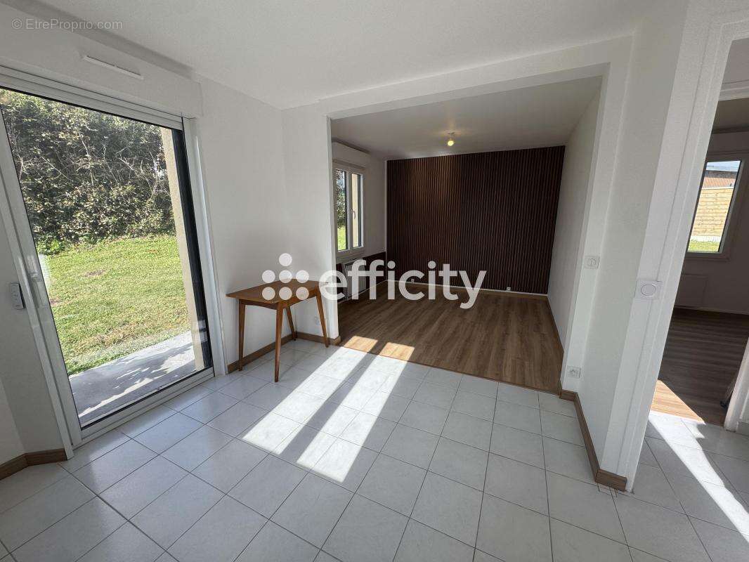 Maison 37 m² à Saint-Come-De-Fresne  - photo 6