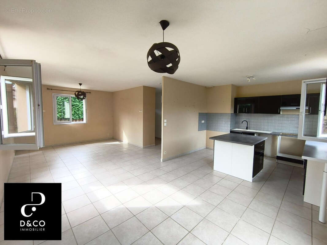 Maison à CHARNAY-LES-MACON