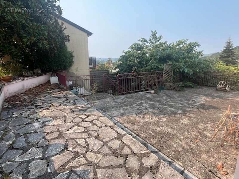 Maison à DECAZEVILLE