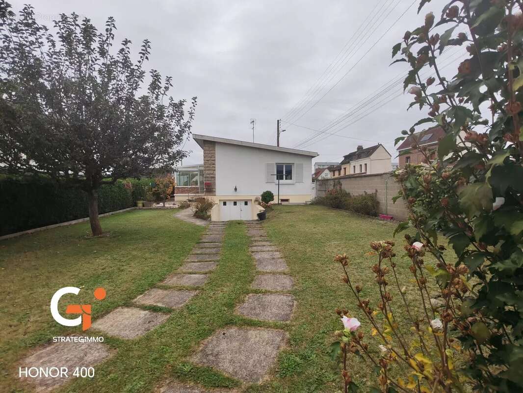 Maison à SAINT-ETIENNE-DU-ROUVRAY