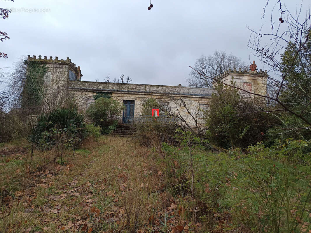 Maison à CARBON-BLANC