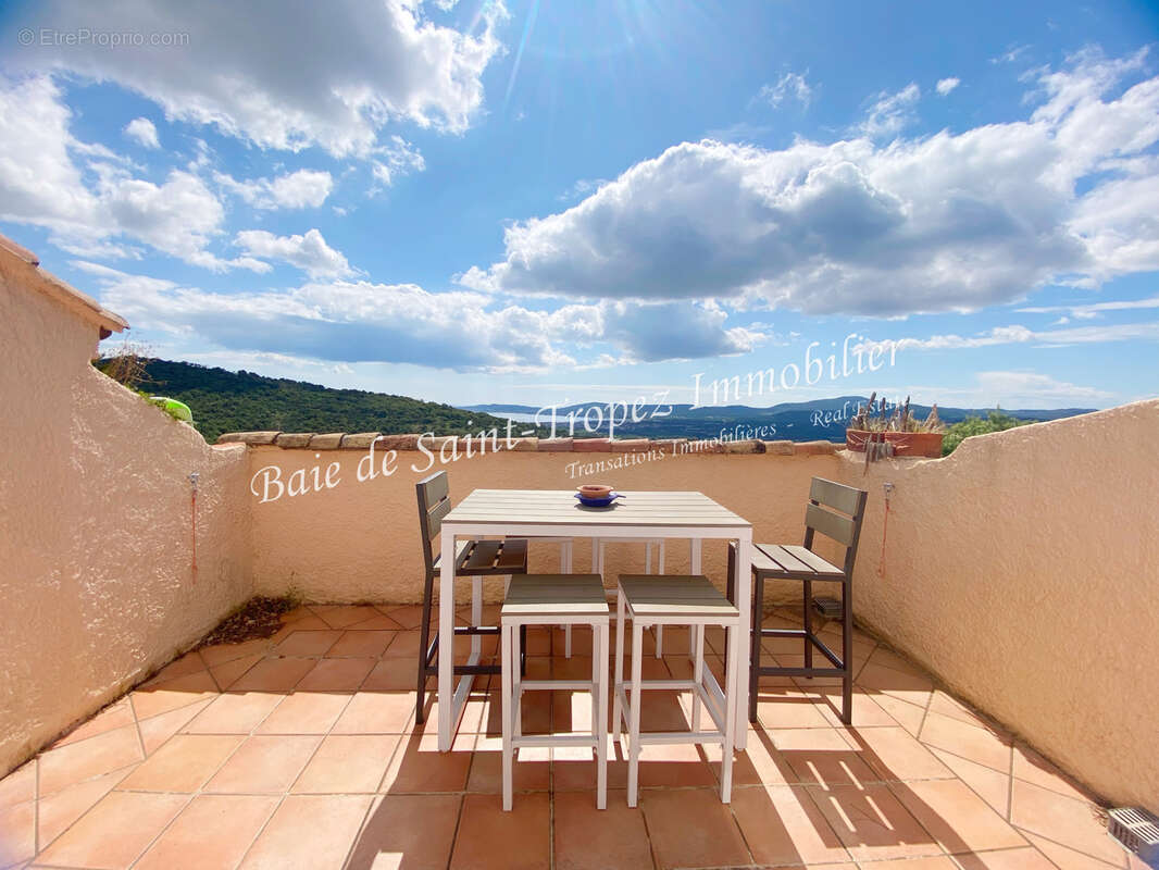 Appartement à GRIMAUD