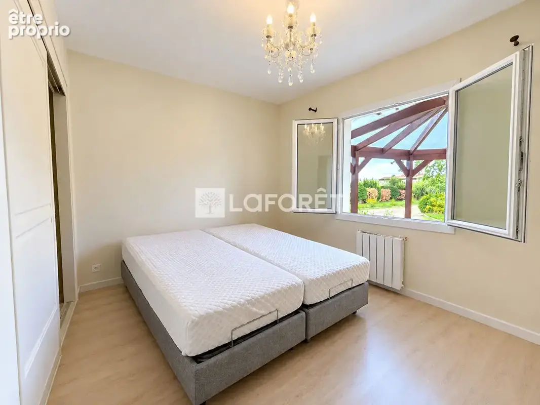 Maison Fargues Saint Hilaire 6 pièce(s) 124 m2 - photo 6