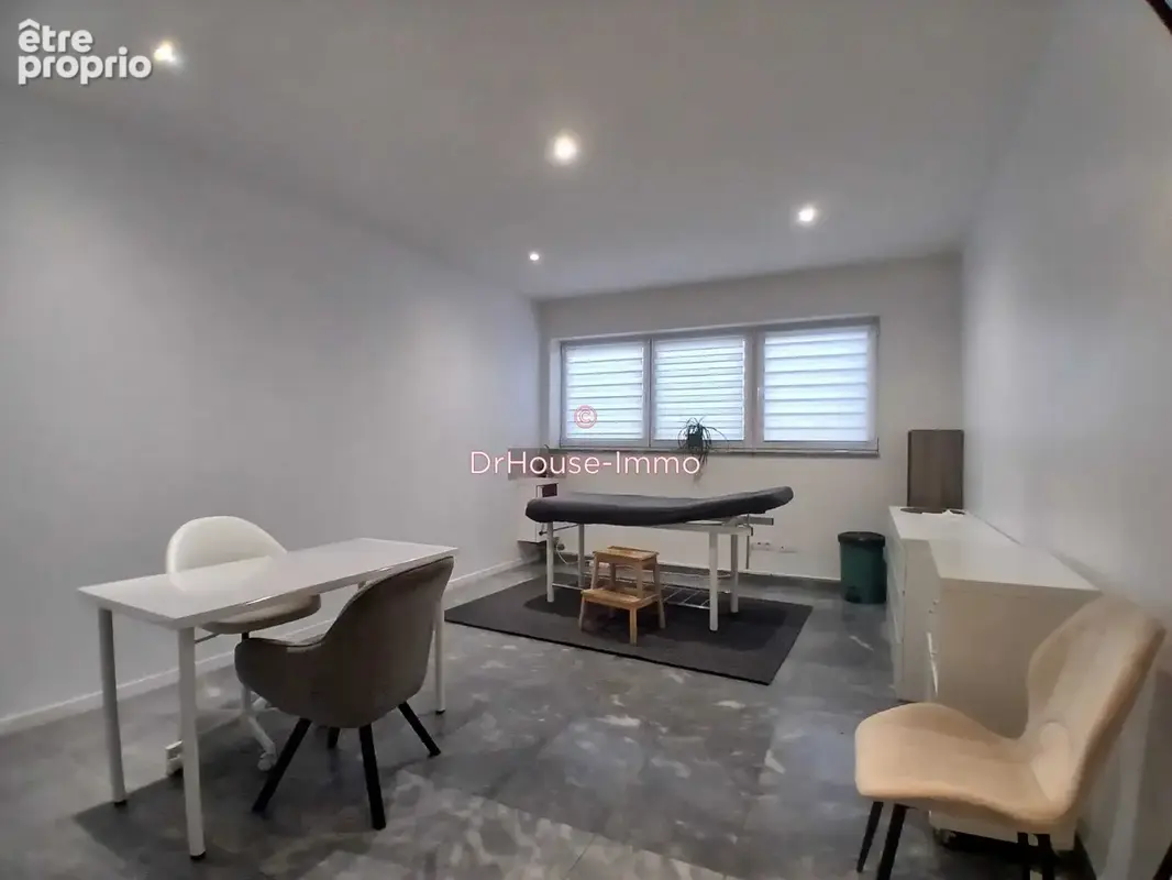 Commerce 365 m² à vendre à Wettolsheim (68920) - photo 27