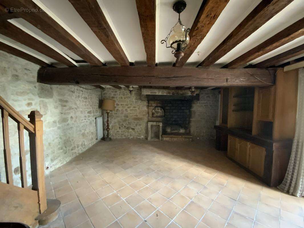 Maison à CLUGNAT