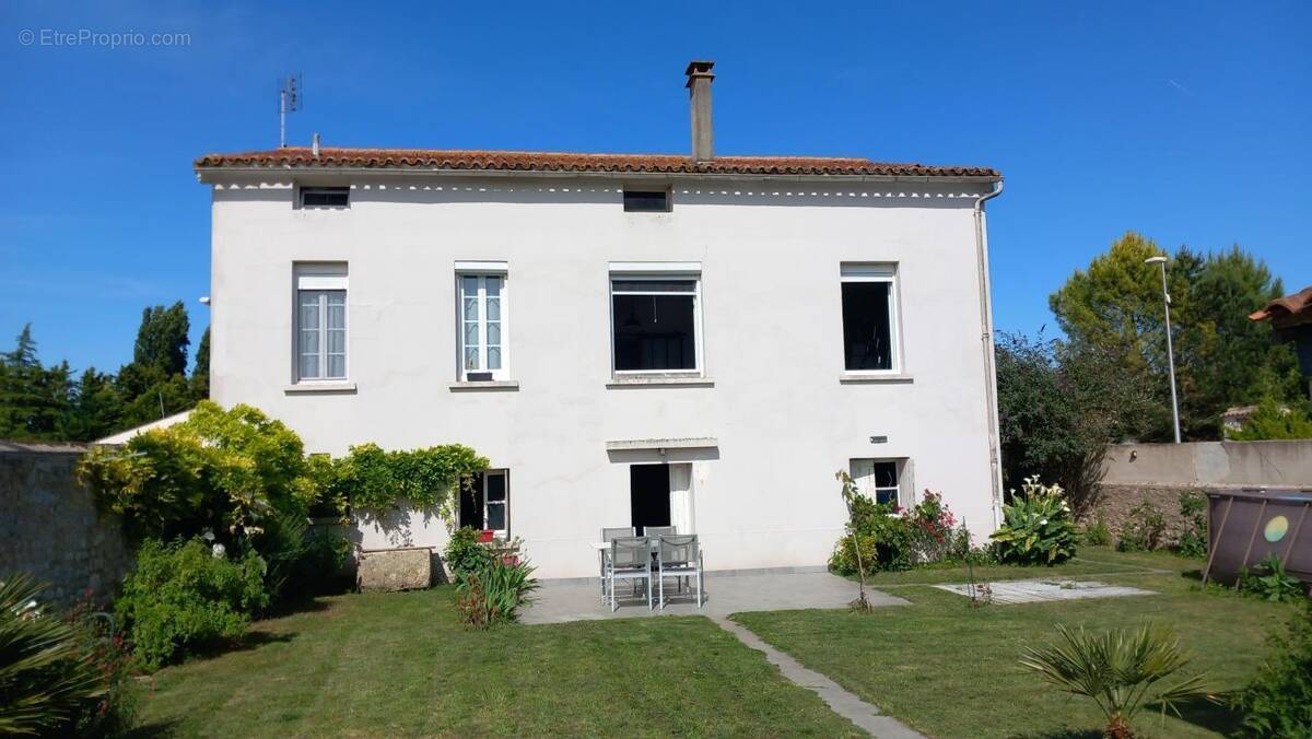 Maison à SAINT-JUST-LUZAC