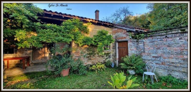 Propriété à vendre entre BIZIAT et PONT DE VEYLE (01) 16,5 Ha, vue, maison 145 m², ferme à rénover 170 m², pigeonnier, hangar, é - photo 3