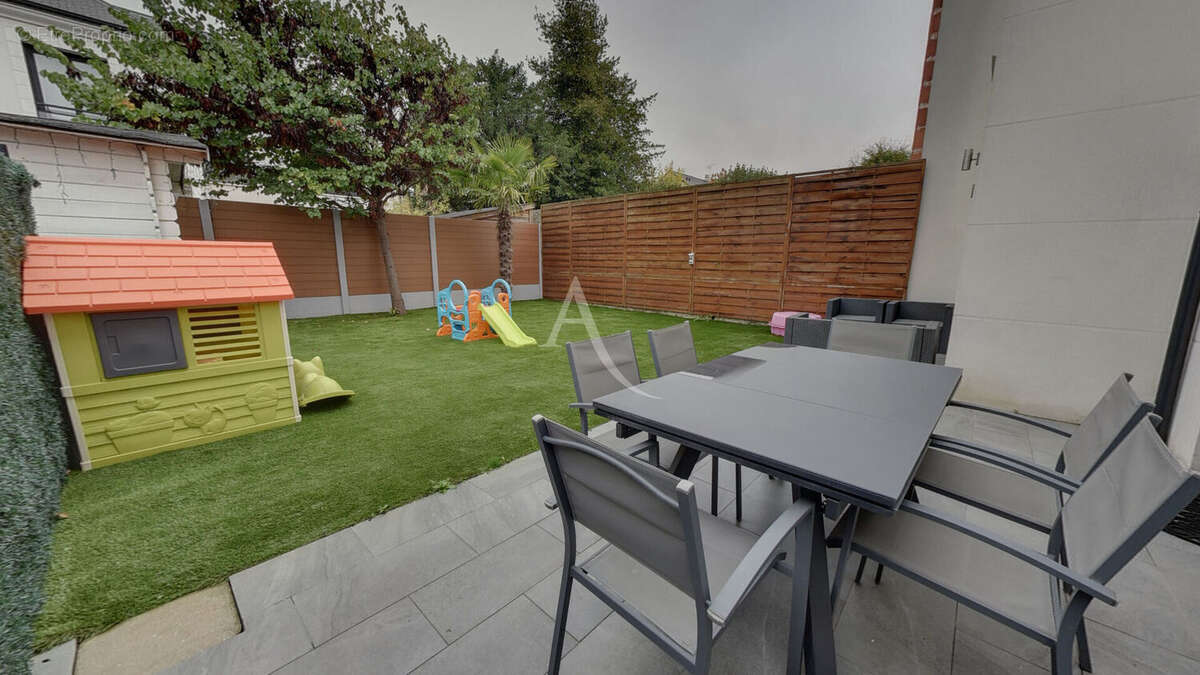 Maison à BRY-SUR-MARNE