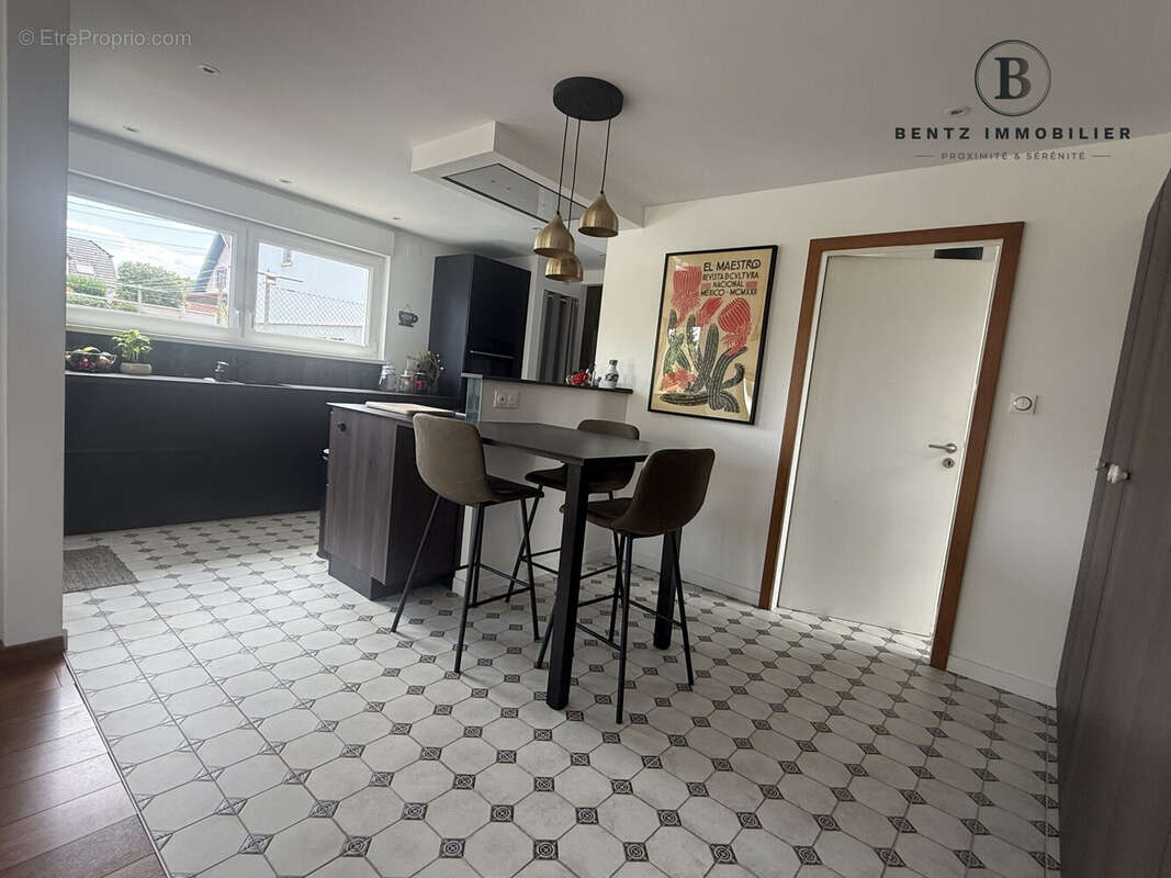 Cuisine neuve équipée - Maison à NIEDERHAUSBERGEN