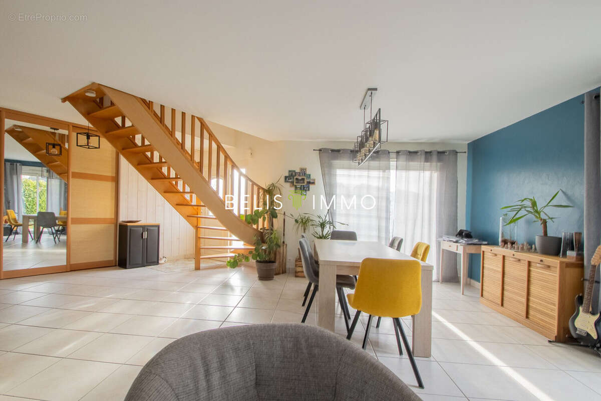 Maison à MONTLOUIS-SUR-LOIRE