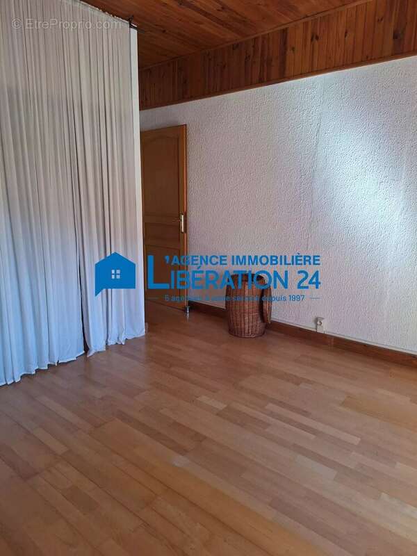 Maison à THELIS-LA-COMBE