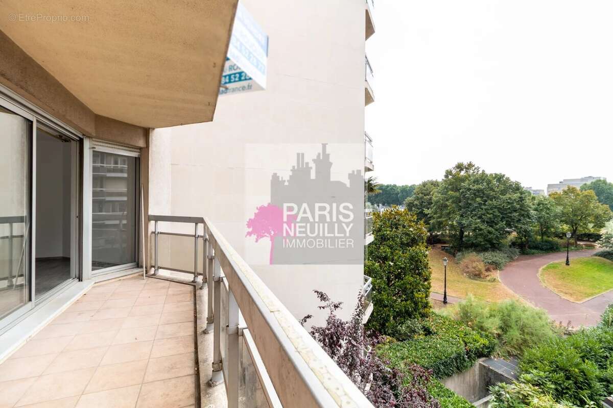 Appartement à COURBEVOIE