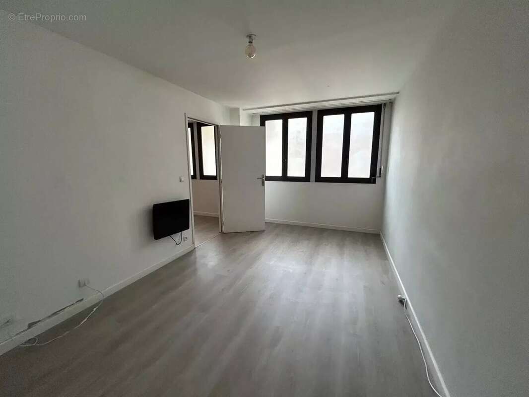 Commerce à MARSEILLE-6E