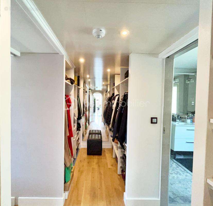 Maison familiale de 174 m² avec vue et environnement privilégié - photo 10