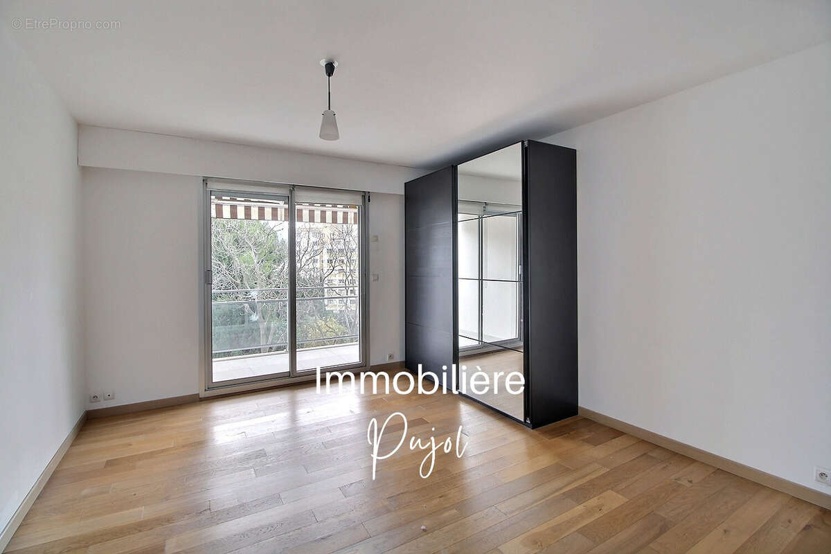 Appartement à MARSEILLE-6E