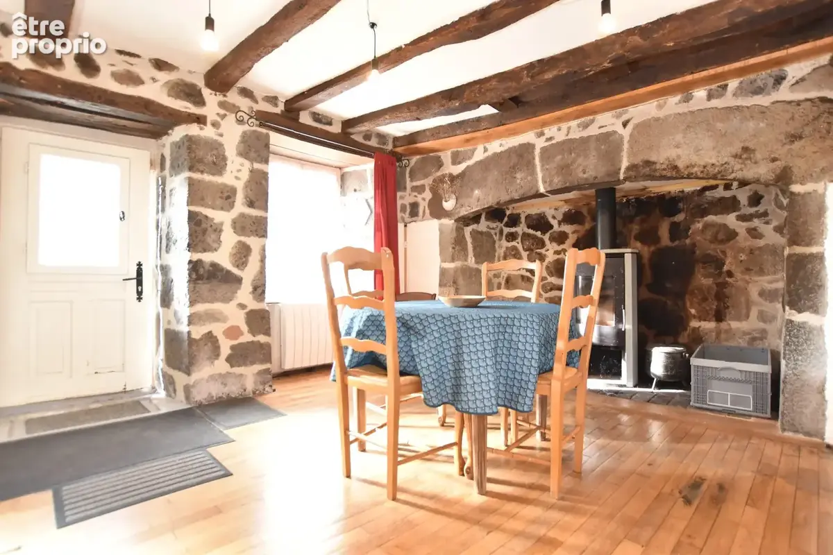Maison 3 pièces 45 m² à vendre à Saint-Martin-Valmeroux (15140) - photo 3