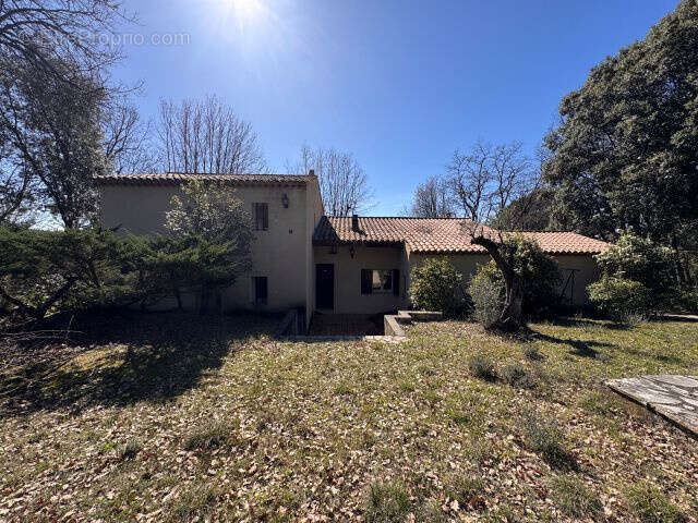 Maison à LA TOUR-D'AIGUES