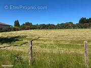 Terrain à VERNEUIL-SUR-VIENNE