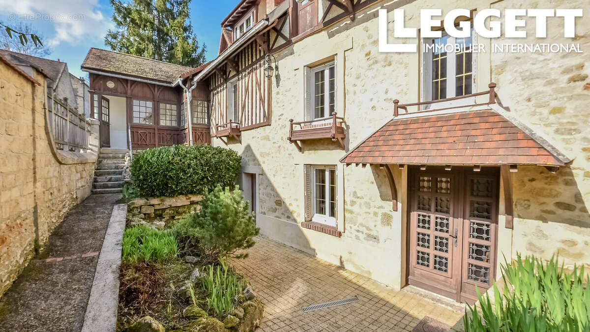 Maison à JOUY-LE-MOUTIER