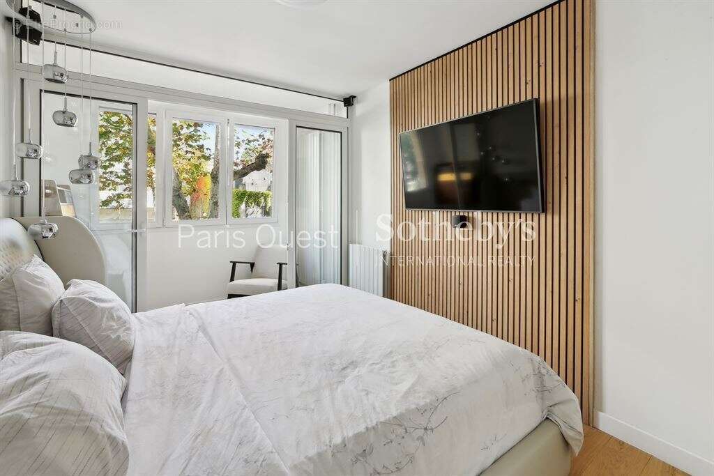 Appartement à NEUILLY-SUR-SEINE