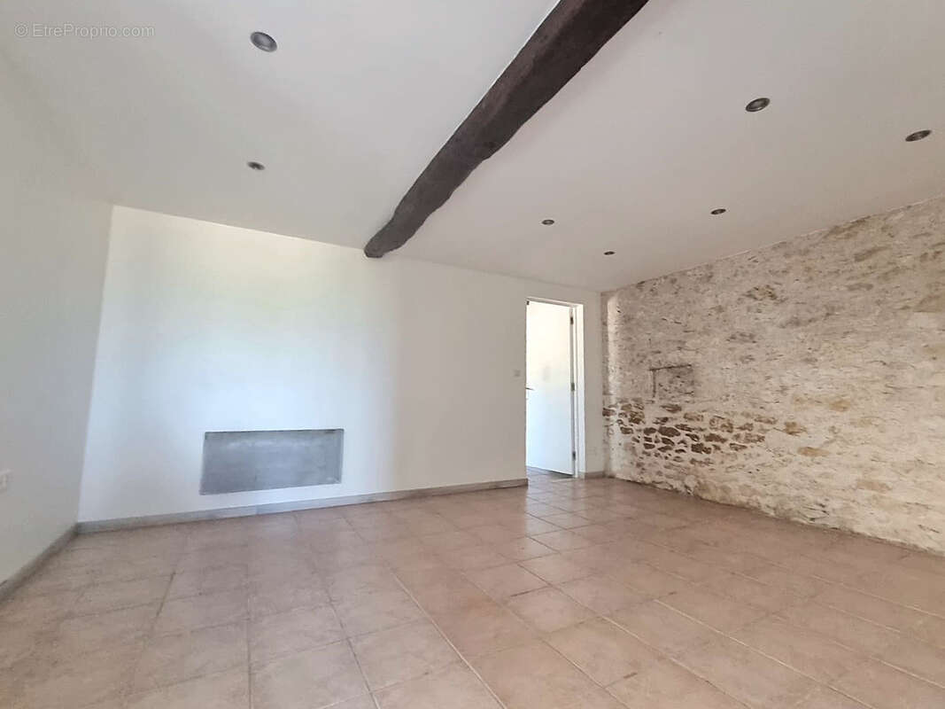 Maison à MONTAIGU-DE-QUERCY