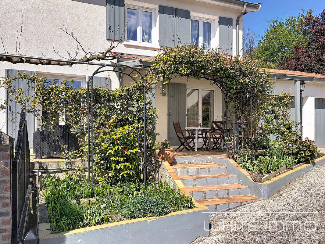 Maison à FRANCHEVILLE