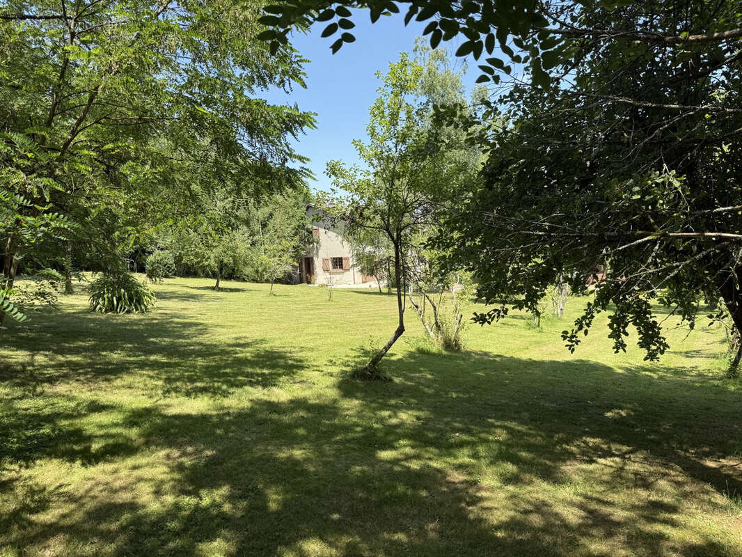 Maison à SAINT-CYR-LA-ROCHE