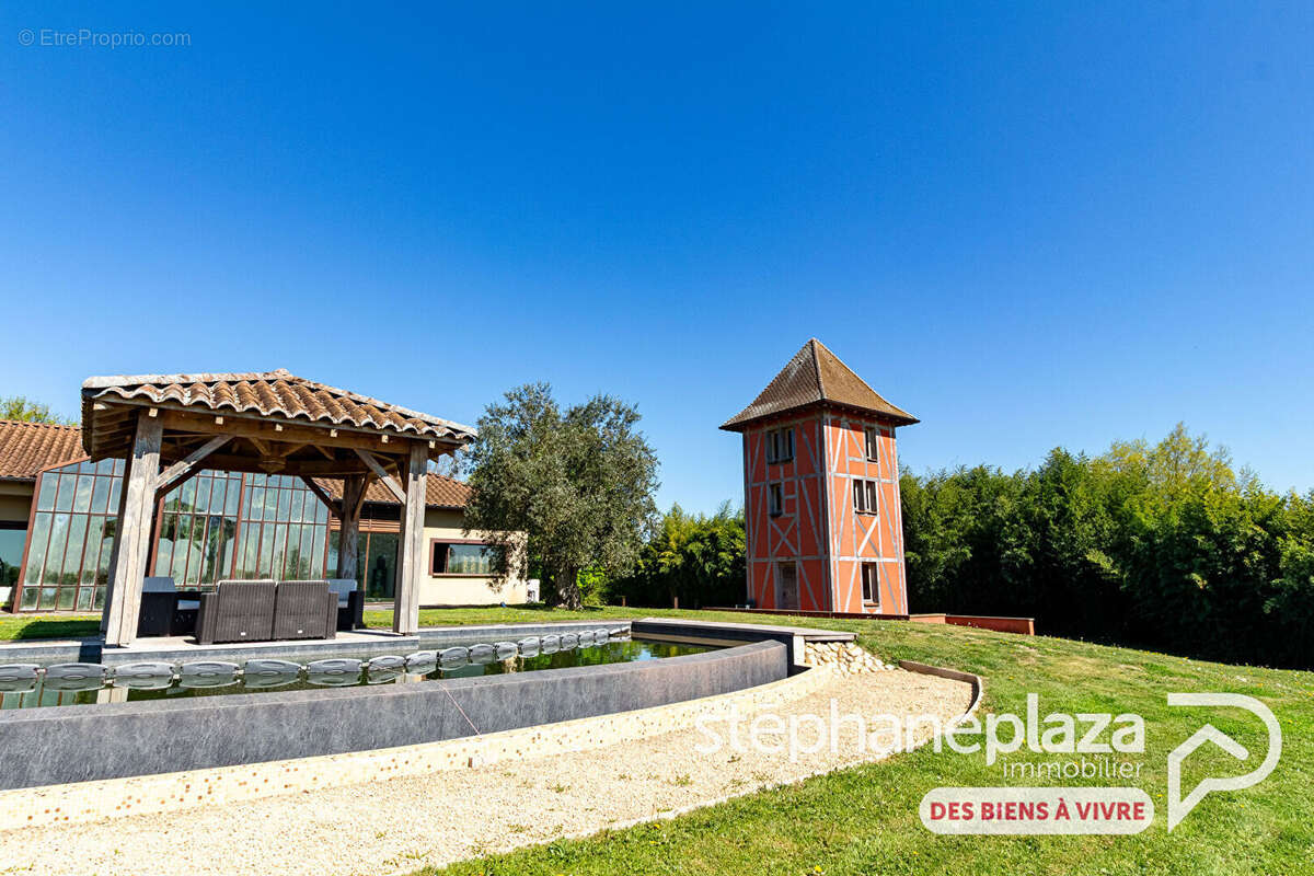 Maison à VERSAILLEUX