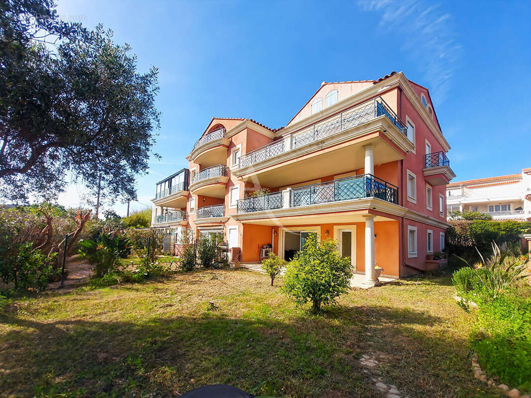 Appartement à CARQUEIRANNE