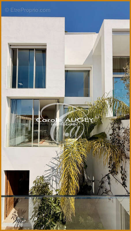 Maison à SAINT-CIERGE-LA-SERRE