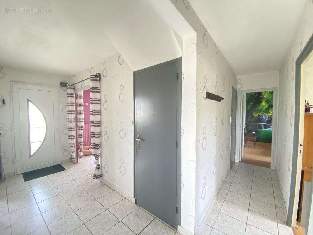 Maison à LOCQUELTAS