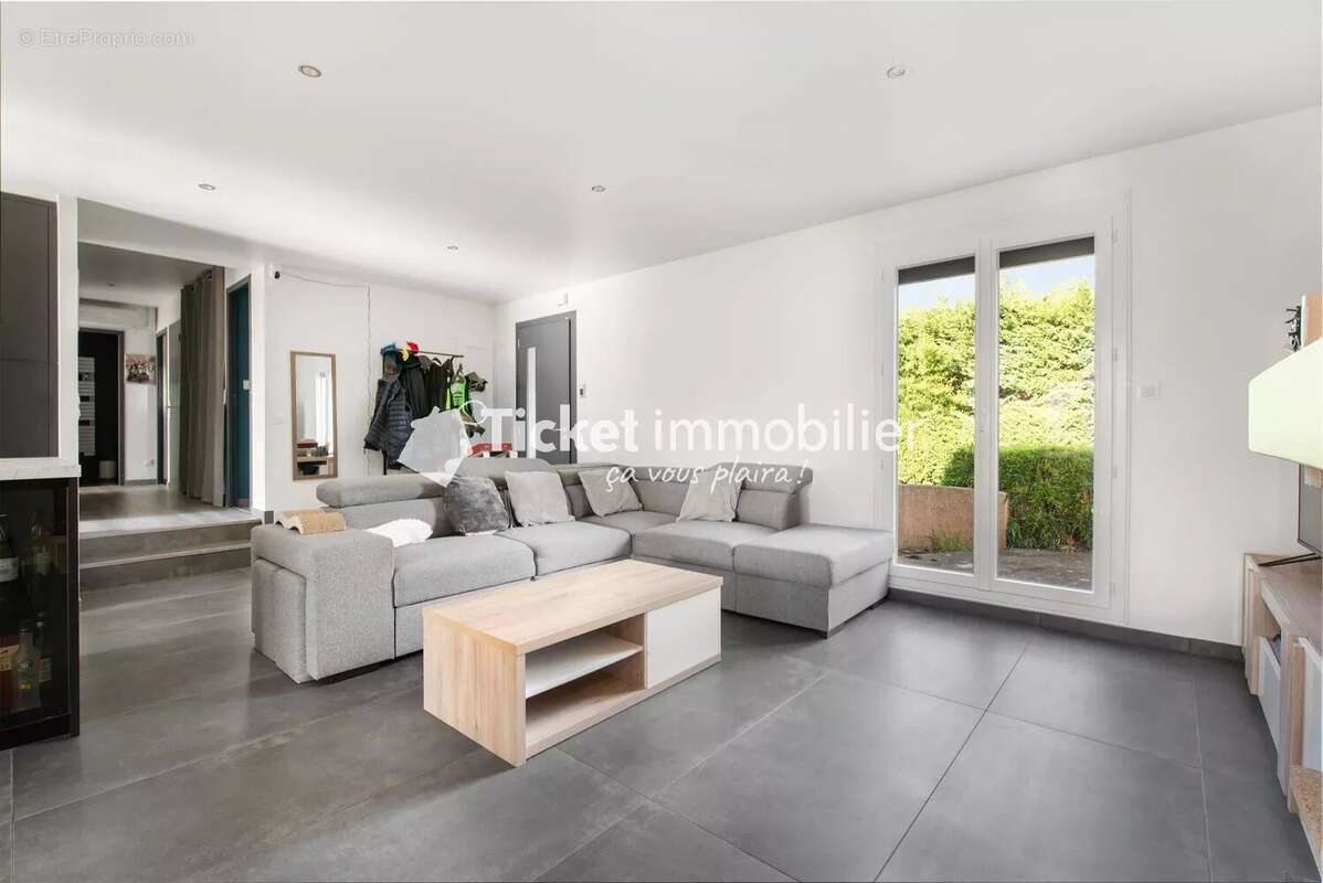 Maison à SAINT-JORY