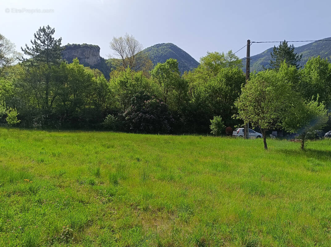 Terrain à SAVOILLAN