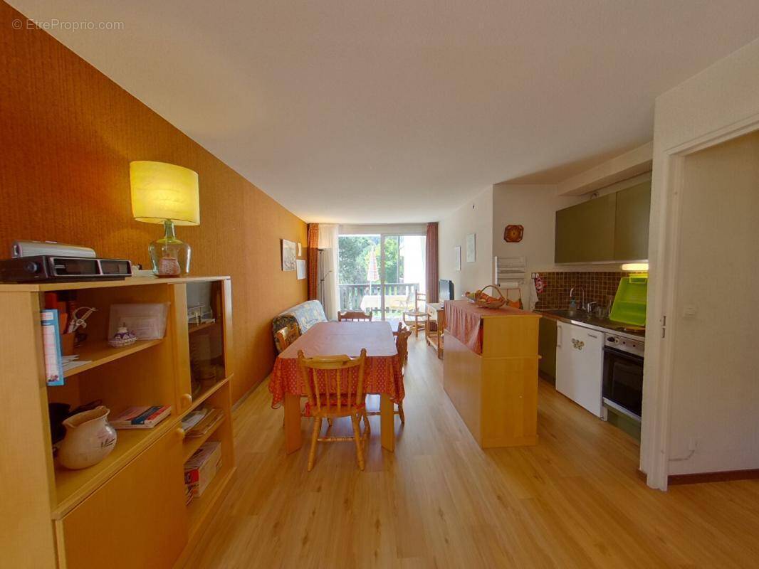 Appartement à ENCHASTRAYES