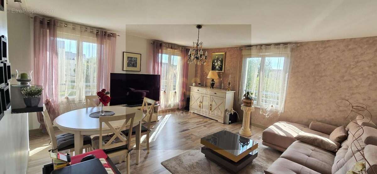 Appartement à LEVES