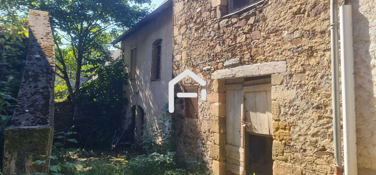 Maison à OBJAT