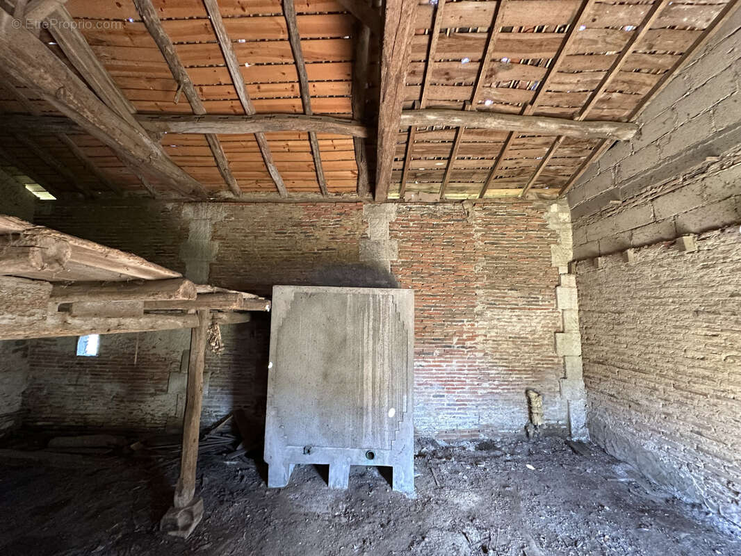 Maison à LA ROCHE-CHALAIS