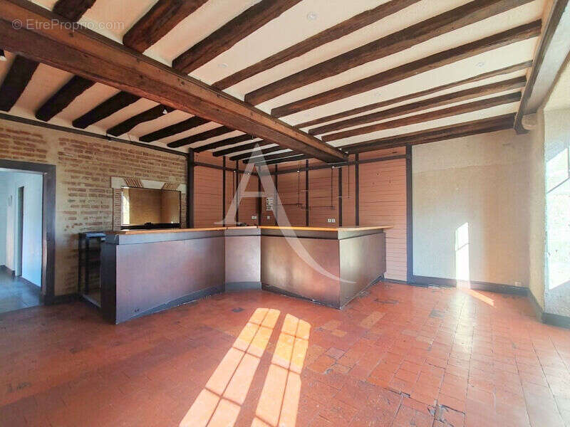 Commerce à CELLETTES